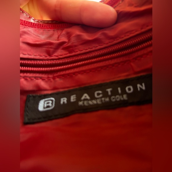 Vintage Kenneth Cole Reaction Red Shoulder Bag - Structured Y2K Handbag - Picture 3 of 8